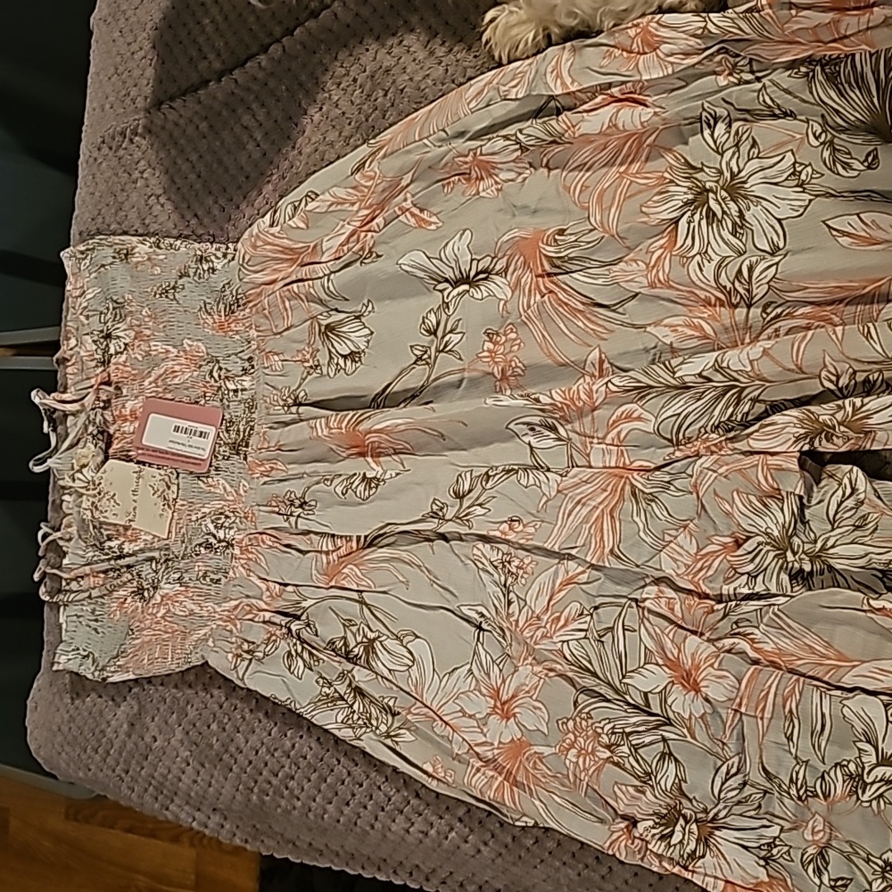 Green and pink romper with pants size L